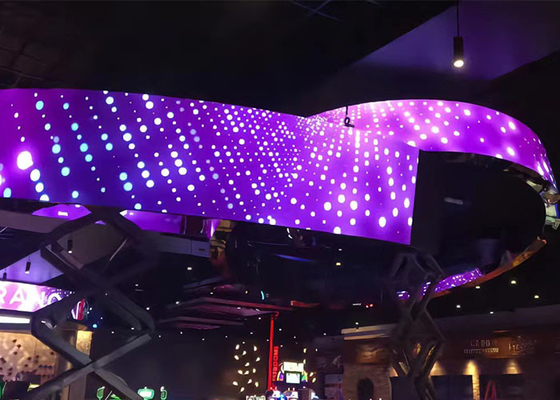 شاشة LED داخلية ناعمة منحنية UHD P1.538 مع سطوع عالٍ