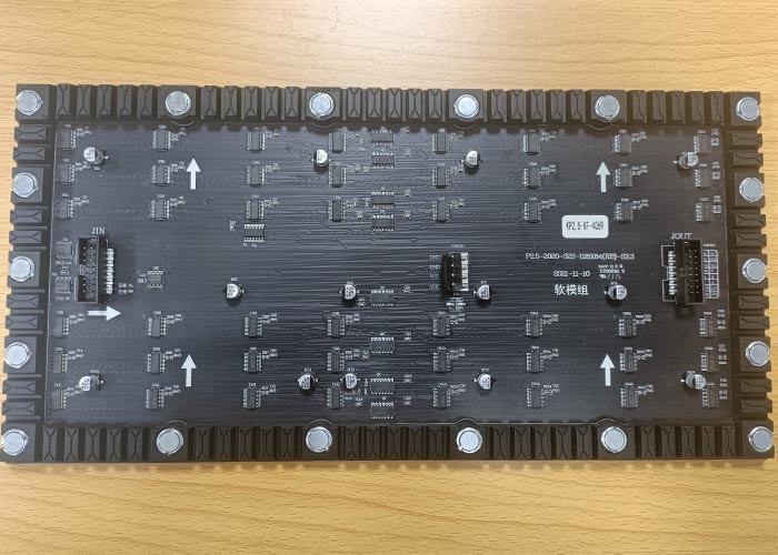 شاشة P2.5 رقيقة للغاية ومرنة LED P2 كاملة الألوان